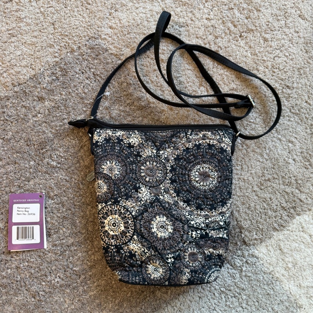 Donna Sharp Kensington Penny Bag Quilted Mandala Crossbody Black Grey 26936 NWT - Picture 6 of 8